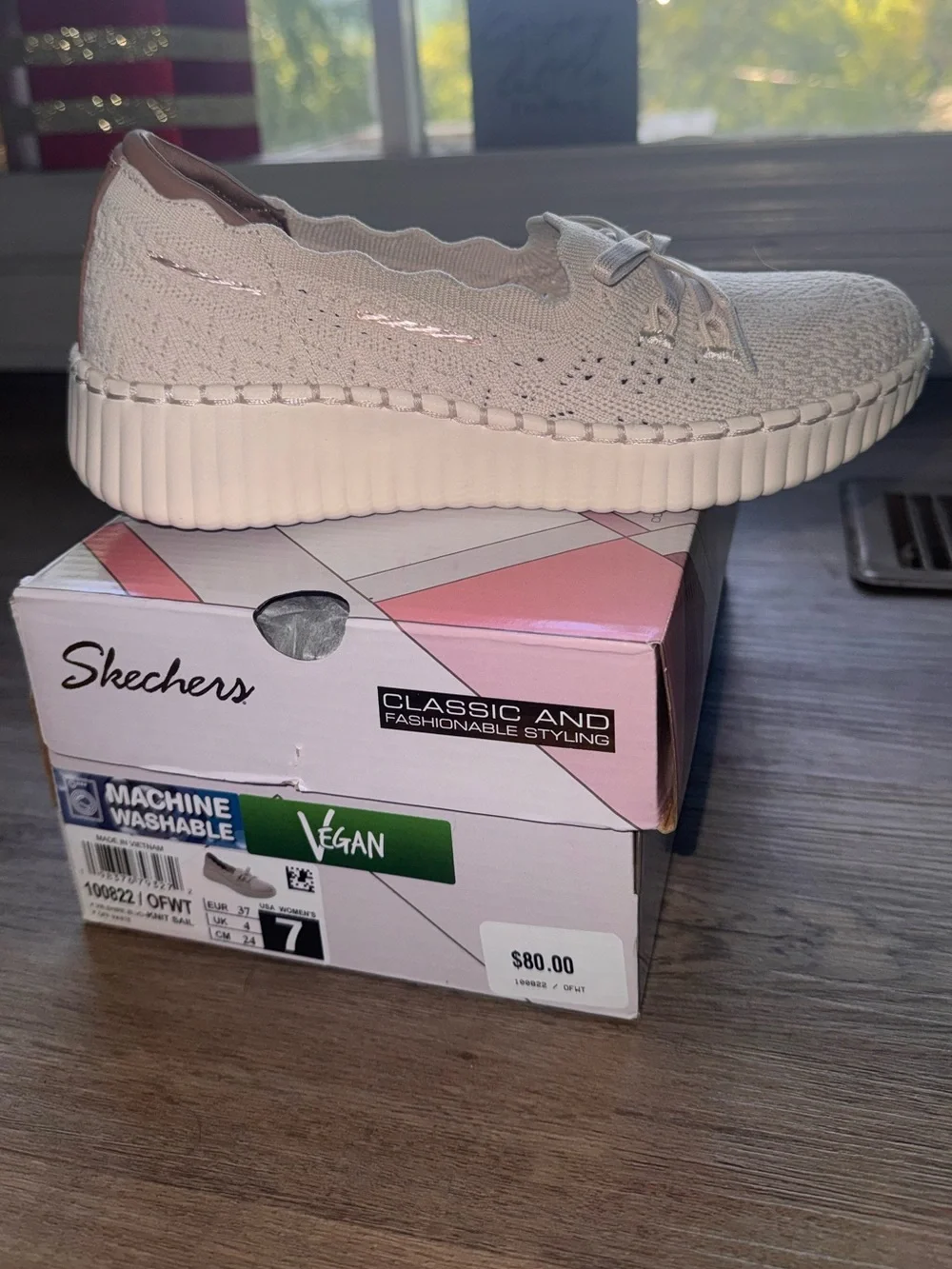 Skechers Wilshire Blvd Knit Sail slip-on casual loafers shoes size 7  off white